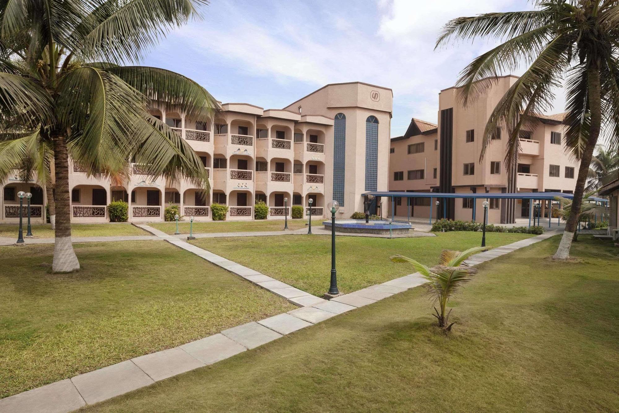 Ramada Resort أكرا المظهر الخارجي الصورة