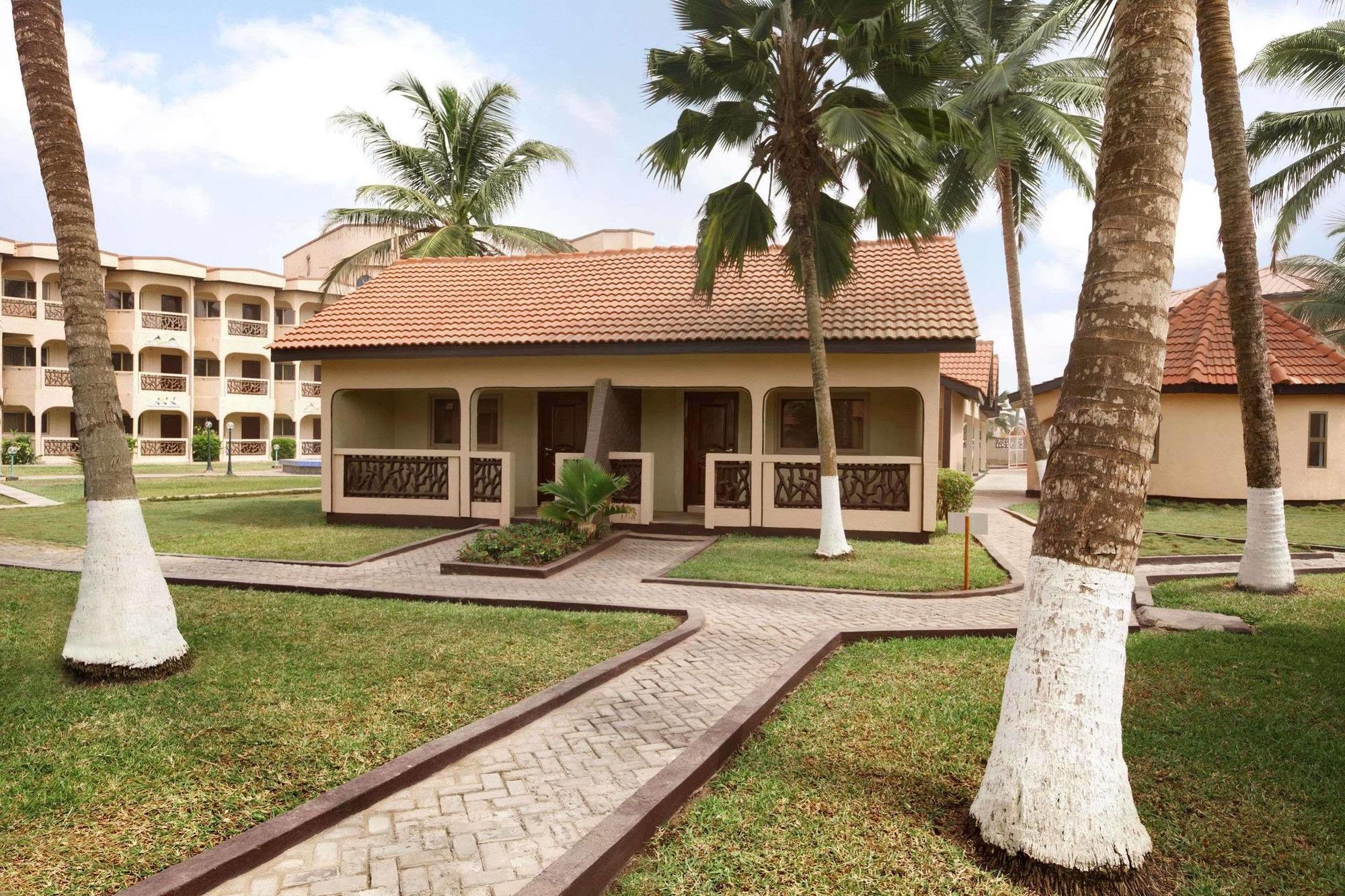 Ramada Resort أكرا المظهر الخارجي الصورة
